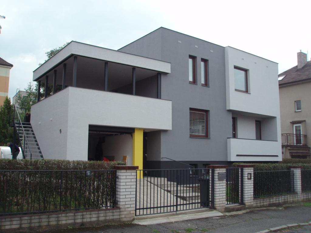 Rekonstrukce RD, Komořany